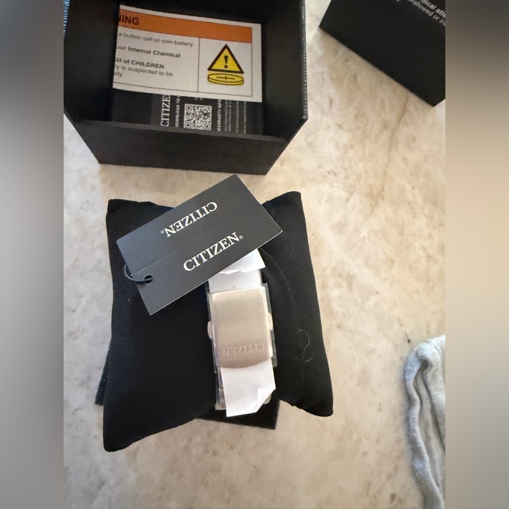 Citizen Mens Watch New in Box Blue dial - Picture 3 of 7